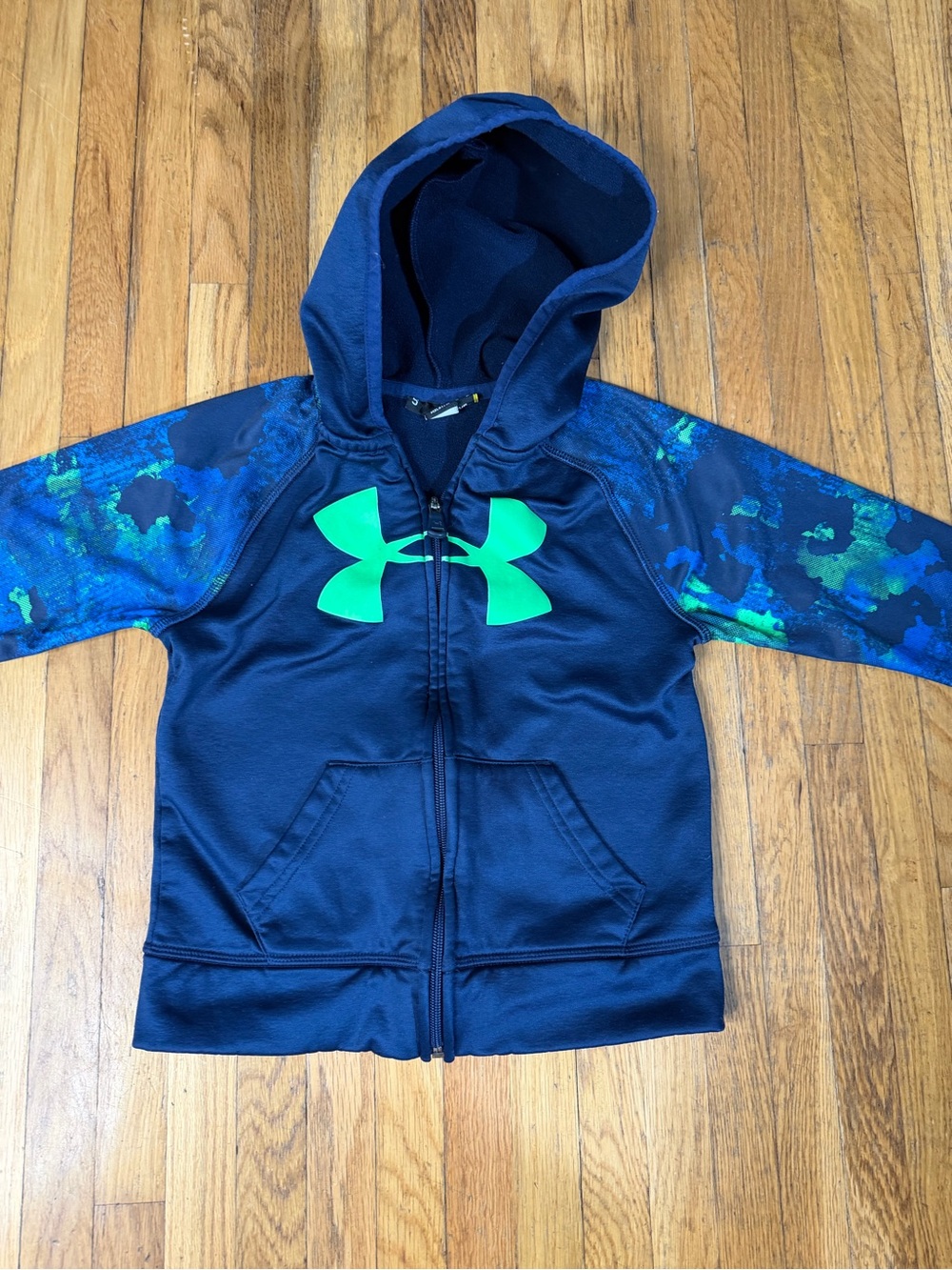 Under Armour size 5 Logo zip up hoodie